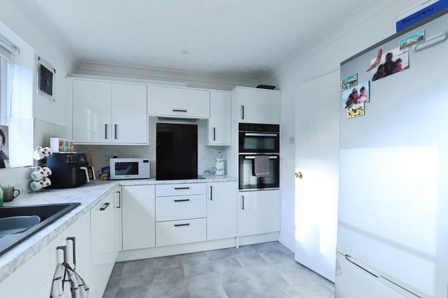 134, Beech Avenue, Bourne photo 3