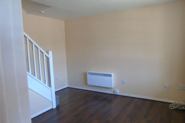 18, Lavender Close, Aylesbury photo 5