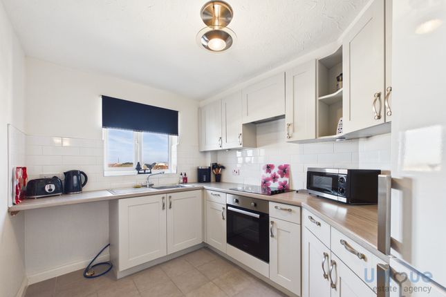 406, Ensign Court, Lytham St. Annes photo 3
