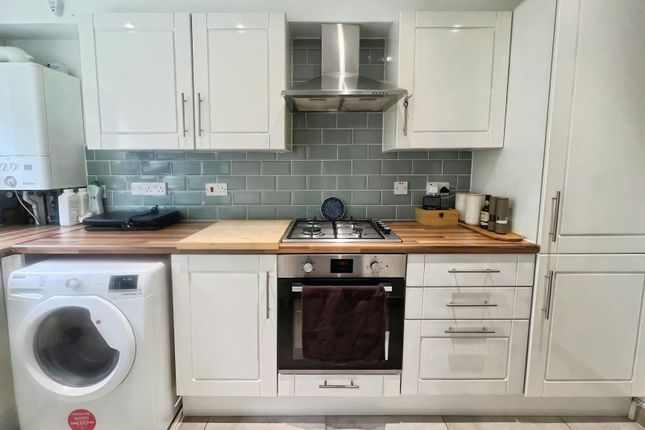 30, Frankswood Avenue, West Drayton photo 2