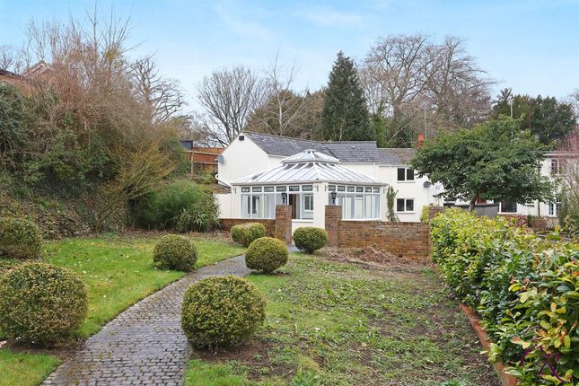 Thumbnail Cottage to rent in London Road, Charlton Kings, Cheltenham