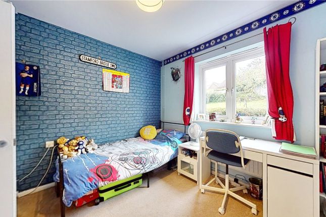 Flat for sale in Pound Place, Binfield, Bracknell, Berkshire