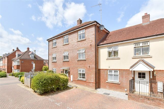 2-bed flat on Ellis Road, Broadbridge Heath, £260,000