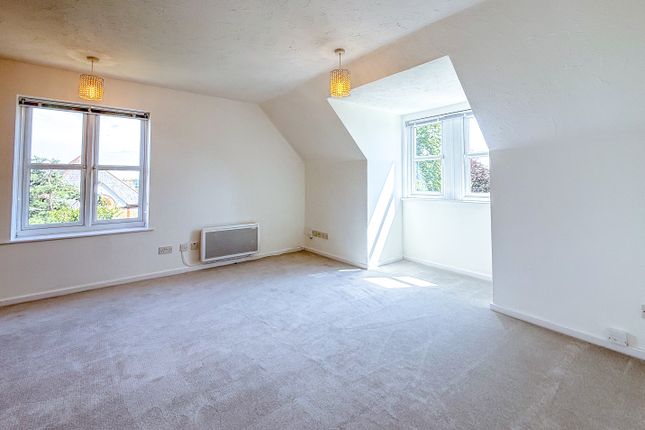 24 Canterbury House, Anglian Close, Watford photo 4