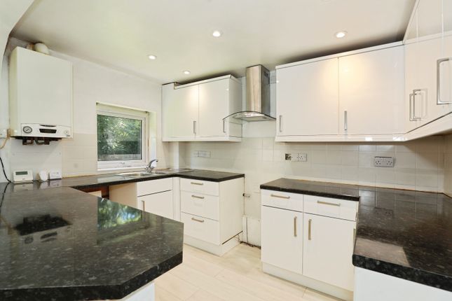 Flat 33/Walton Grange, Stafford Road, Stone photo 3