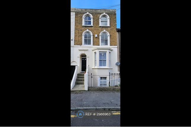 Studio flat on C Brandon Street, Gravesend, £1,200/mo