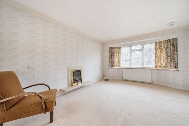 19 Elger Close, Bedford photo 2