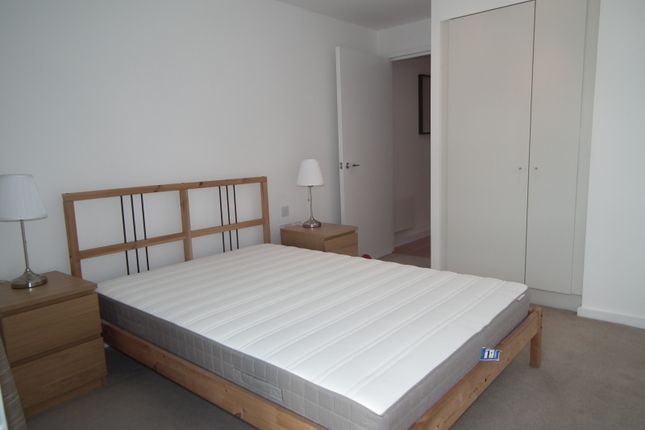 Apartment 9, Block C L 'Ecole, London photo 5