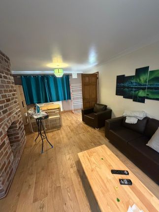 14, LEICESTER photo 3