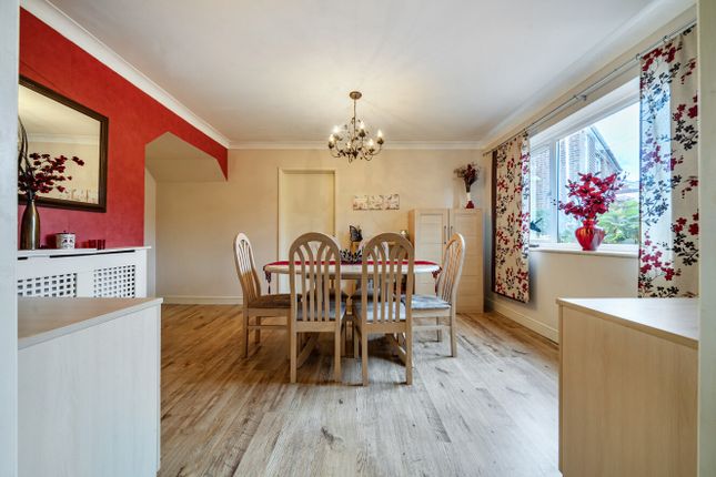 20, Wallis Close, Dartford photo 3