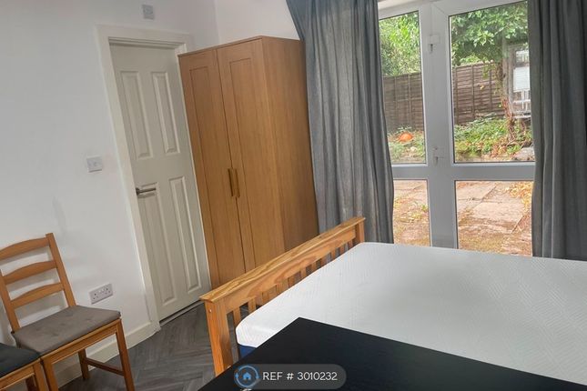 Flat, Roman Way, Birmingham photo 3