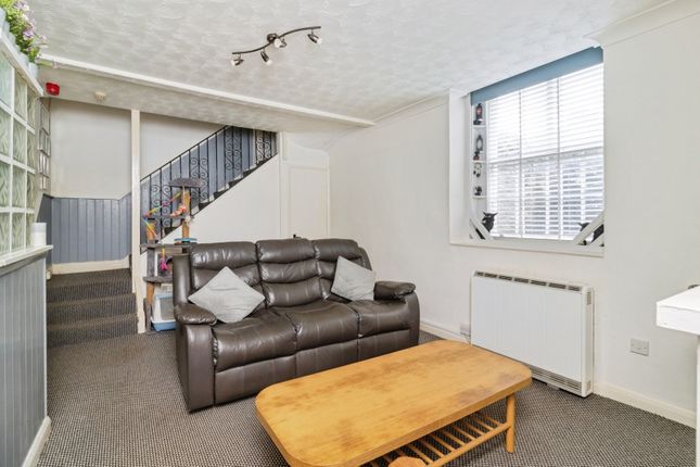 Flat 2, Katherine Court, 1, Teignmouth Road, Devon photo 3