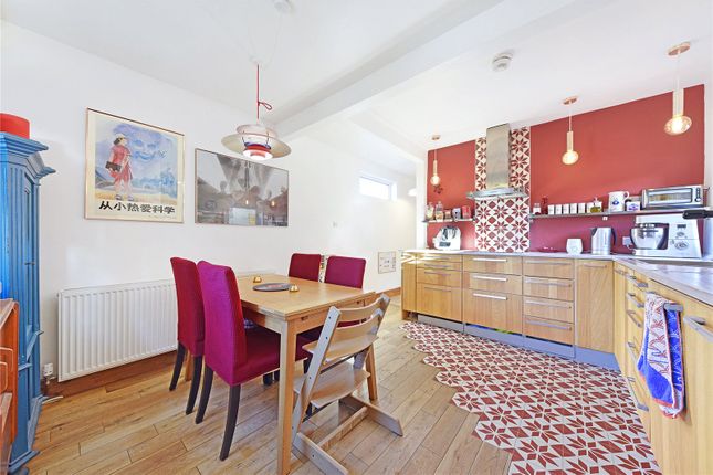 Flat for sale in Ritchings Avenue, Walthamstow, London