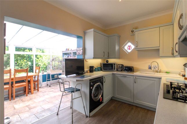 8, St. James Gardens, Essex photo 3