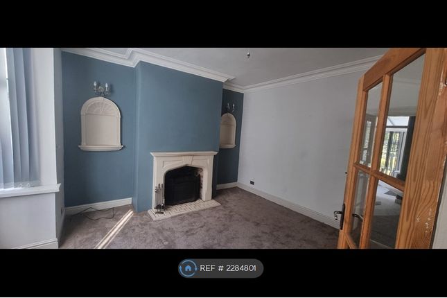 Shaw, Oldham photo 5