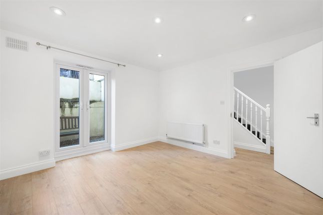 Flat for sale in Norwood Road, London