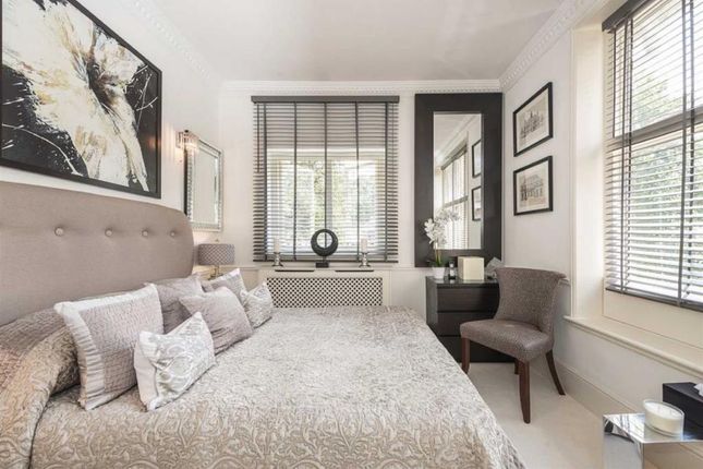 Terraced house to rent in Holly Bank House, 71 Frognal, Hampstead