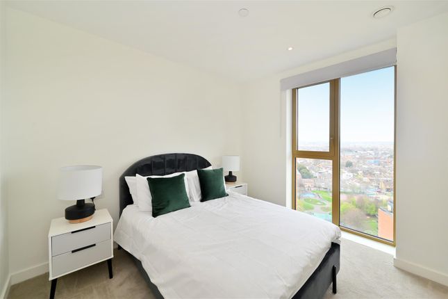 Thumbnail Flat to rent in Heart Of Hale, London