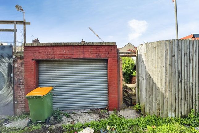 Mendalgief Road, Newport photo 2