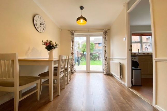 8 Horseshoe Close, Maidstone photo 3