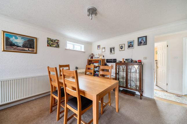 9, Parkers Close, Oxfordshire photo 4
