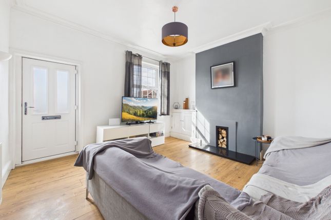 4, Preston Lane, Castleford photo 3
