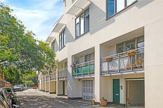 39, Vineyard Path, London photo 3