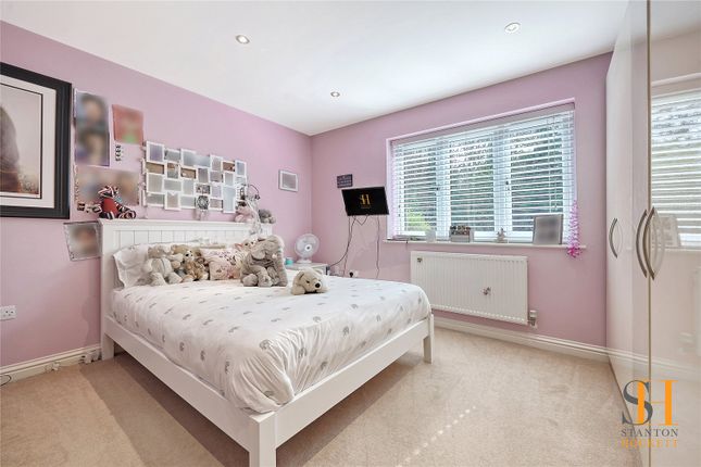 Detached house for sale in Abbots Close, Shenfield, Brentwood, Essex