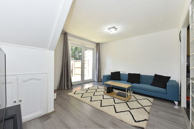 4, Batten Close, Beckton photo 2