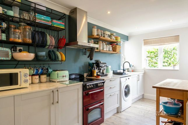 1 Woodlands View, Norfolk Lane, Dorking photo 3