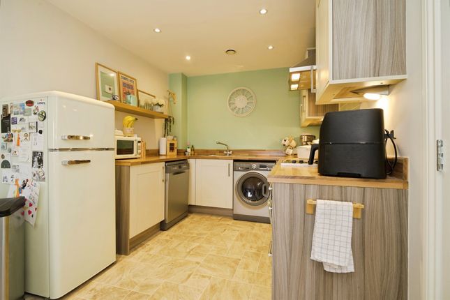 17, Kingsway Gardens, OSSETT photo 2