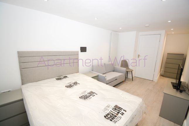 211, London photo 2