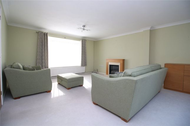 3, Blair Close, New Milton photo 4
