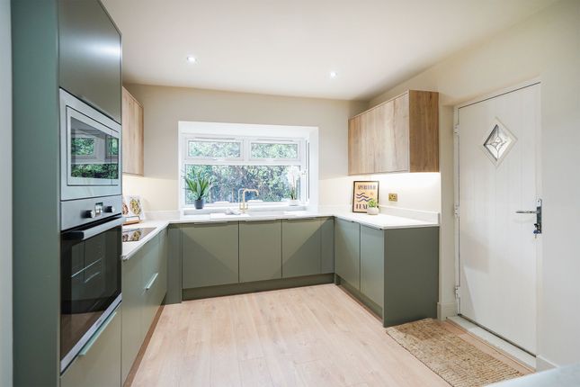 33 The Knoll, Dronfield photo 3