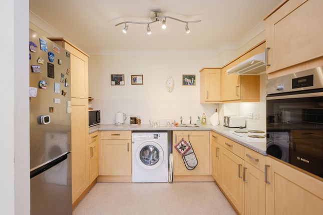 Flat 14, Pantiles House, 30, Langley Road, London photo 3