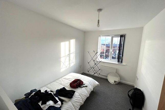 Flat for sale in Priestfields, Leigh