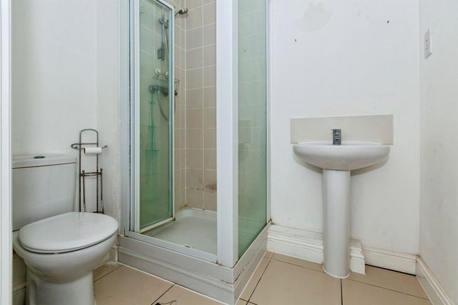 64, Chadwick Road, Slough photo 4