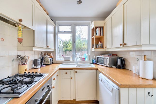 Rosemary, 23, Woodlands Avenue, West Byfleet photo 2