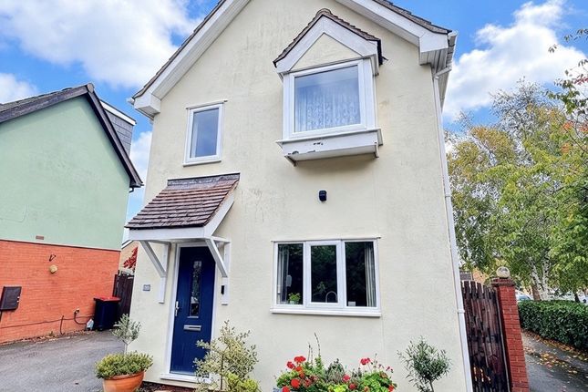 Rayner Way, Halstead photo 2