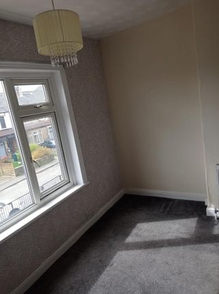 Briggs Avenue, Bradford photo 4