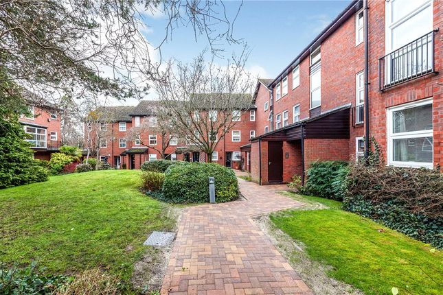 1 Bed Flat For Sale In Fountain Gardens Windsor Berkshire Sl4