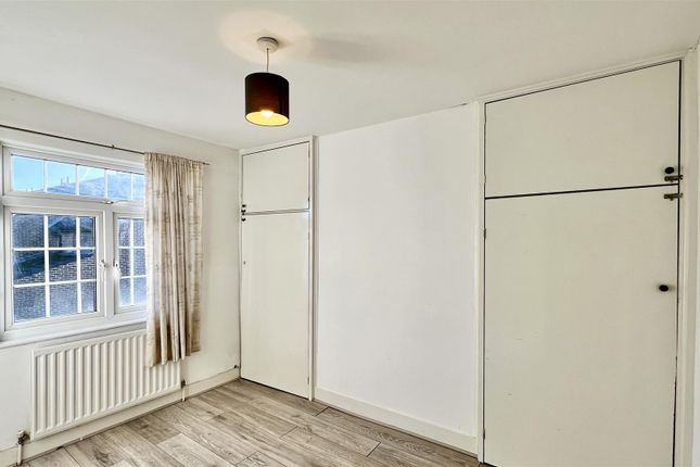 224, Hanworth Road, Hounslow photo 4