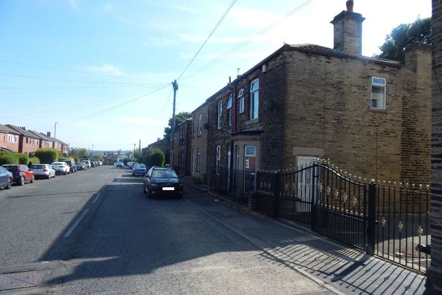 331 Staincliffe Road, Dewsbury photo 3