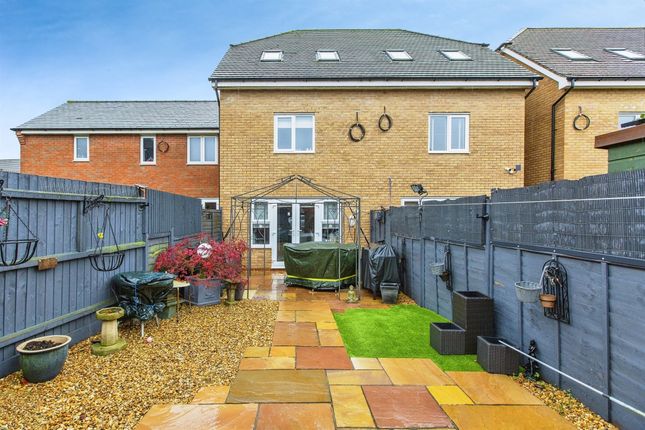 Town house for sale in Summers Hill Drive, Papworth Everard, Cambridge