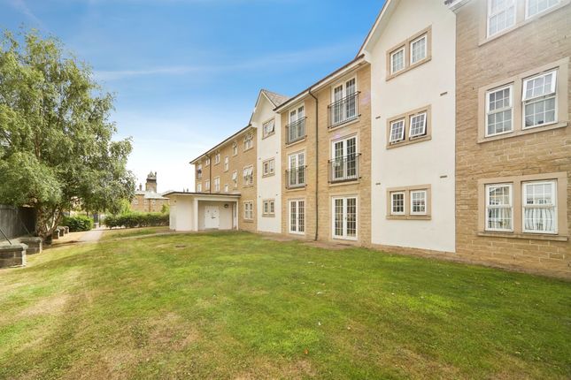16, Escroft Court, 1, Clifford Drive, Ilkley photo 4