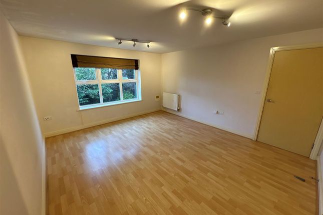 2, The Pines, Sale photo 4