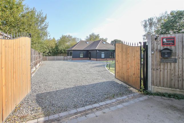 Thumbnail Detached house for sale in Chivers Road, Stondon Massey, Brentwood