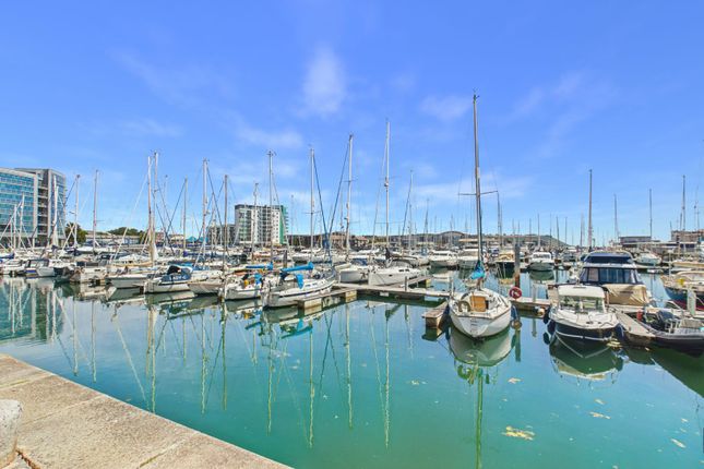 Flat 53, Discovery Wharf, Plymouth photo 2