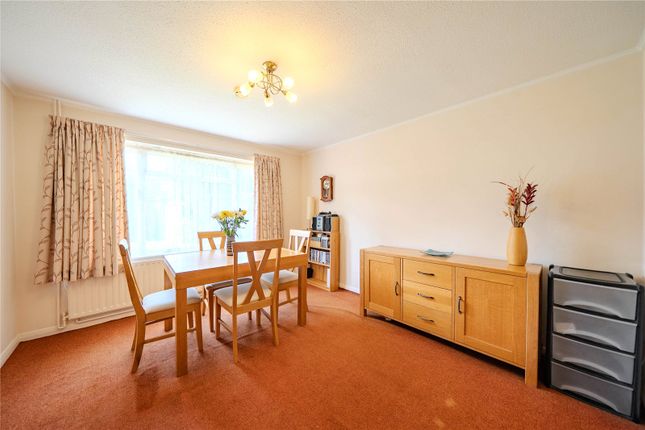 11, Wentworth Avenue, West Yorkshire photo 4
