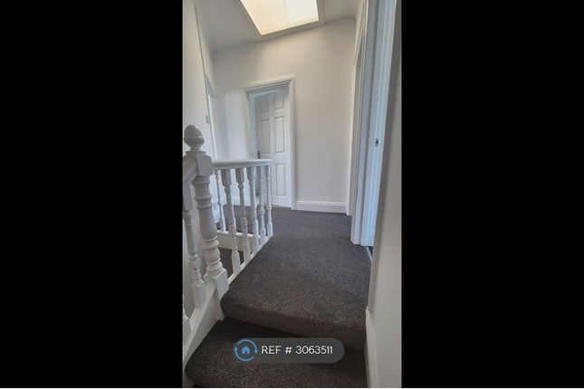 Flat, Osborne Road, Weston-Super-Mare photo 2